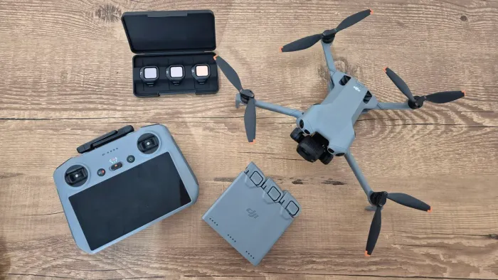 DJI Mini 5 pro, controle com tela e 3 baterias plus