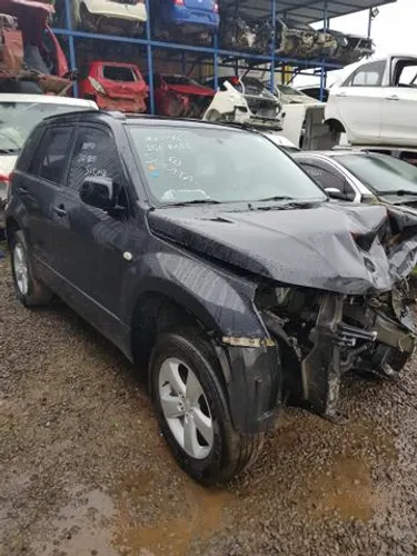 Suzuki Grand Vitara 2.0 para venda em peças