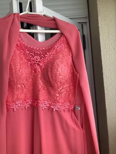 Vestido de festa rosa com renda tamanho 46