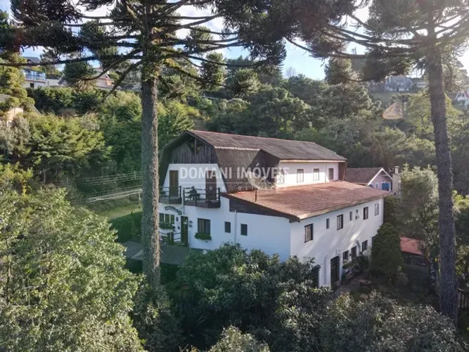 Pousada com Vista Panorâmica na Região do Atalaia - Campos do Jordão/SP