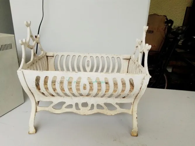 Churrasqueira antiga de ferro fundido