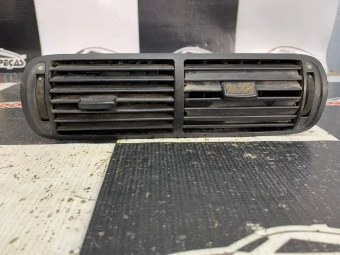 Difusor De Ar Central C/ Detalhes Audi A3 96/06 8l0820951