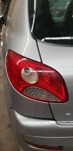 Lanterna traseira esquerda Peugeot 207 hatch