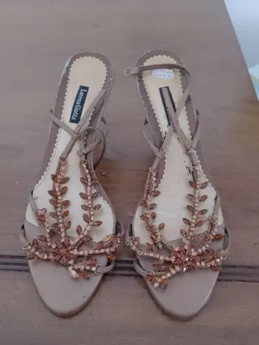 Sandálias Lorena Giota Douradas. SHOE STOCK, EXCELENTE QUALIDADE E ESTADO