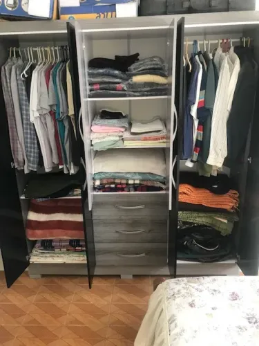 Vendo guarda roupa com 6 portas e 3 gavetas R$ 639,00 - DESMONTO NA VENDA - DESCONTO 20%