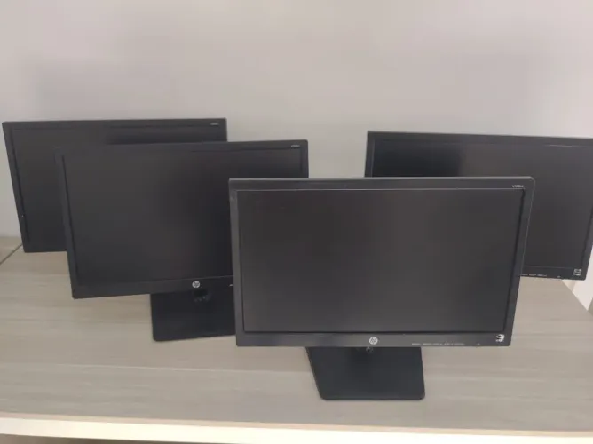 Monitor 19" R$150,00 c/ detalhe