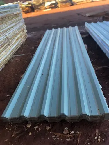 telhas pra cobertura e tapumes pra obra