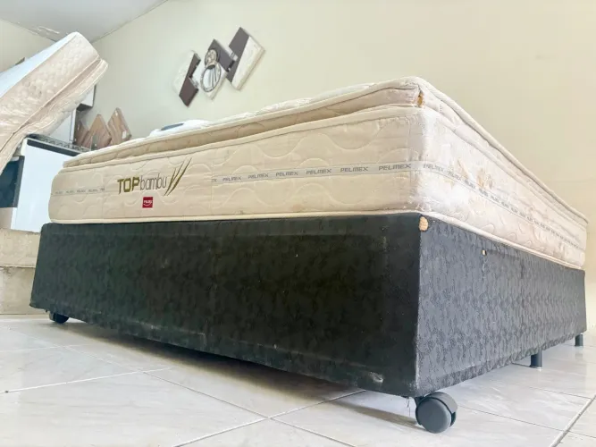 Cama box de casal , cama de casal e colchão