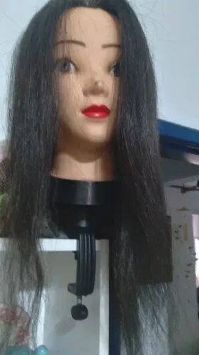 Cabeça de boneca para estudos de beleza