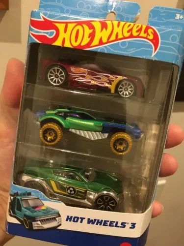 box original da Hot Wheels com 3 carros off road monoposto green car