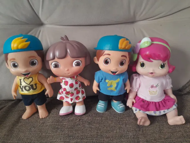 Lote com dois lucas neto um deles funciona ,moranguinho e dora aventureira 