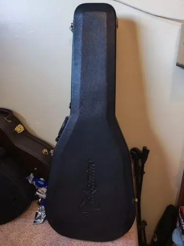 Violão Takamine modelo E30, japonês, sólido, excelente estado, com case original