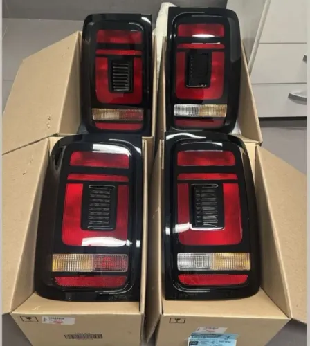 Par de Lanternas Volkswagen Amarok 2025 Original Vw - 2HT945095 e 2HT945096.