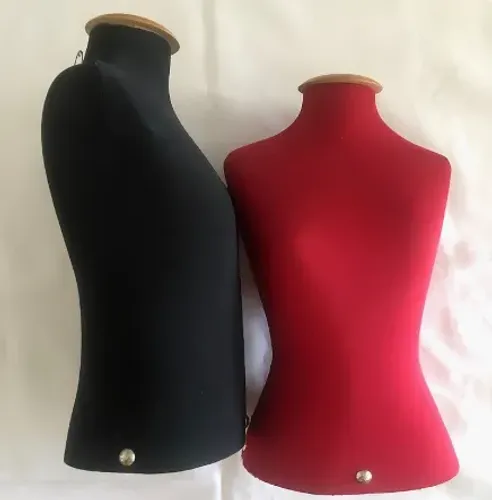Busto expositor bijuterias semijoias de Brim
