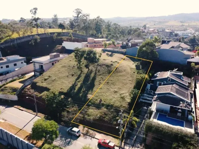 Terreno com 603m² à venda em Louveira-SP