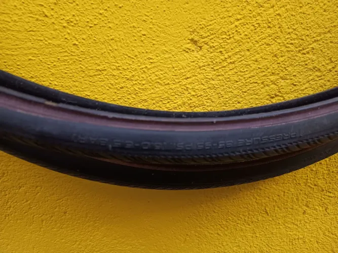 Pneu de bicicleta de competição
