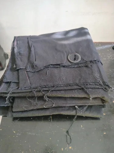 TECIDO BRIM PRETO REFORÇADO - 2 PEDAÇOS GRANDES (3,00m x 1,60m cada)