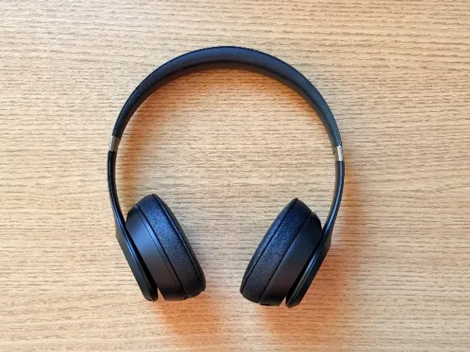Beats Solo 4 - Preto (USADO)