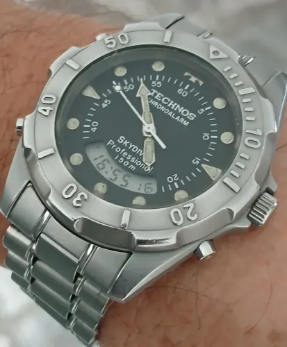Relógio antigo TECHNOS SKYDIVER CRONOALARM década de 1990 raridade