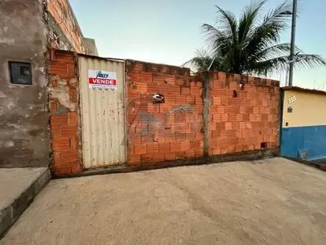 Lote no Santa Rafaela, frente aos condomínios do Santo Inácio