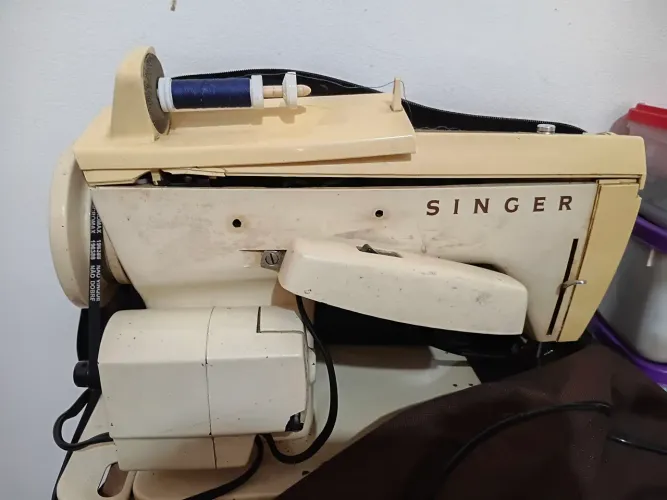 Maquina costura singer