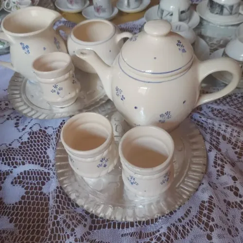 Jogo de Porcelana branco com flores azuis antigo 6 peças