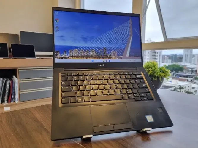 *Touchscreen* Notebook Dell Latitude 7390 Core i5 | 8ª geração | 256GB SSD | 8GB DDR4 | 13