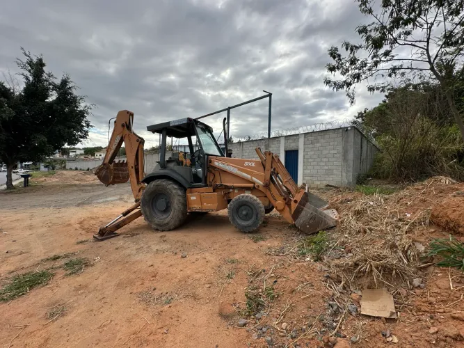 Retroescavadeira Case 580L 2007 4X2 