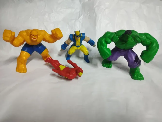 Boneco miniatura marvels herpes MC dinalds
