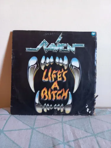 LP RAVEN - Life's a Bitch - Disco de 1987