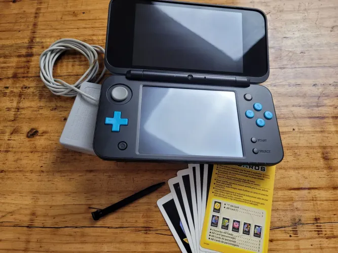 New Nintendo 2DS (3ds) XL Conservado 