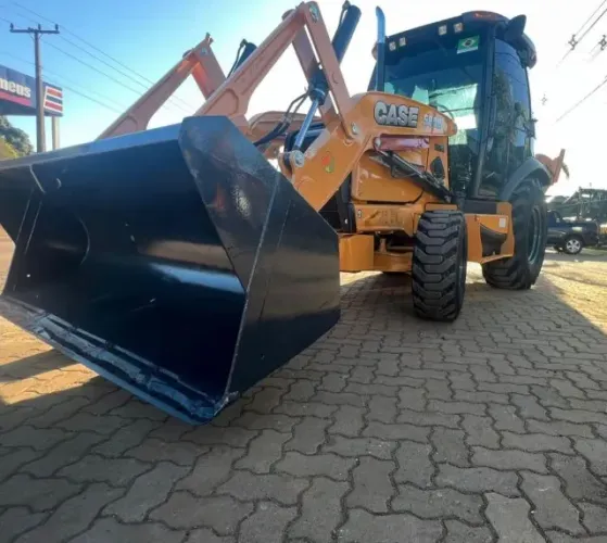 Retroescavadeira Case 580n Ano 2018