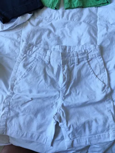 Vendo short jeans 50 reais cada unidade