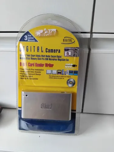 Leitor multicartões 8 em 1 USB