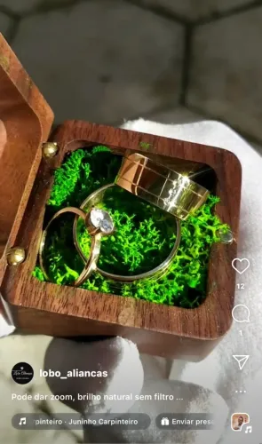 Aliança em moeda antiga