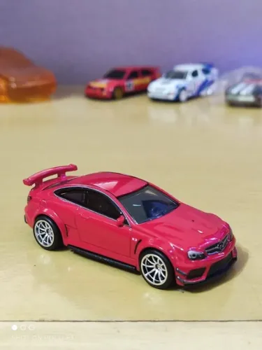 Hot Wheels Premium 12 Mercedes-Benz C63 Amg Coupe Black Series