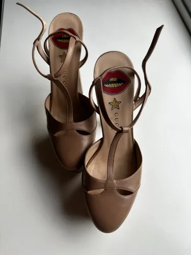 Sapato Gucci original, nude