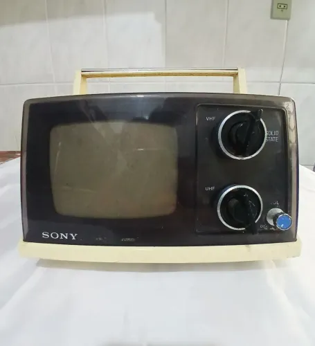 TV Sony Antiga preto/branco 5 polegadas