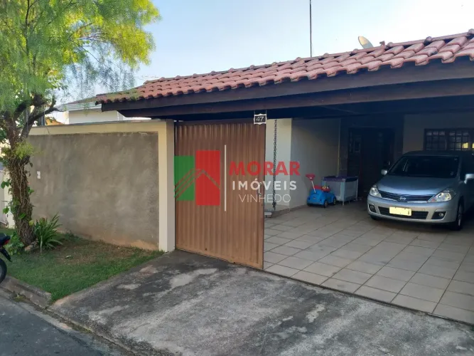 Casa à venda em Valinhos no Condomínio Itamambuca