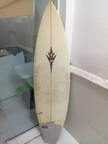 Prancha Hennek 5'11 na promoção 
