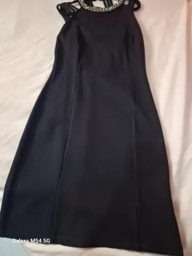 DESTAQUE!!! Vestido preto com pedrarias Tamanho P/16 - HANDBOOK