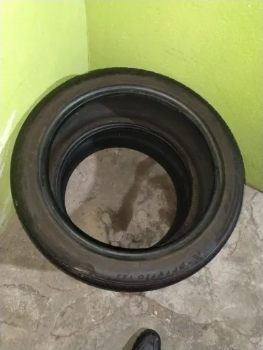 Par de Pneus 235/45 R19 - MEIA VIDA