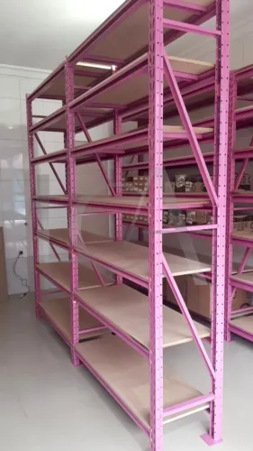 Prateleira em aço com mdf