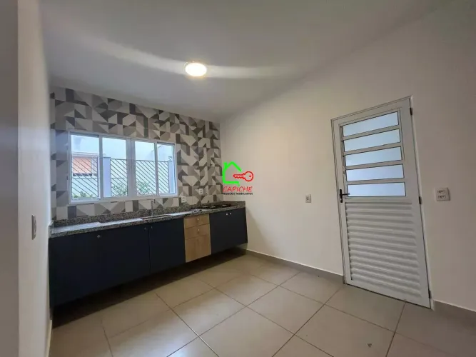 Aluguel de Casa em Condomínio em Vinhedo-SP, Bairro Pinheirinho 2 Quartos, 1 Suíte, 1 Sala