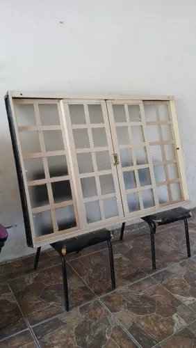 Janela de Aço 4 Folhas com Vidro e Grade - Excelente Estado