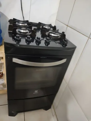 Fogão Electrolux 4 Bocas com Forno - Mesa de Vidro Preto