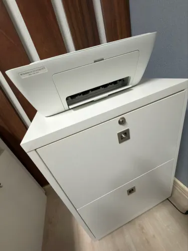 Gaveteiro com duas gavetas estilo ficheiro