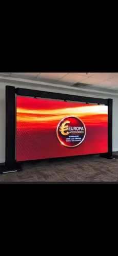 Oportunidade excelente, painel de led de 159 polegadas ( 3,50 X 2,00 m ) semi novo.