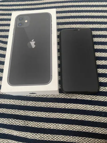 iPhone 11 - 64 GB