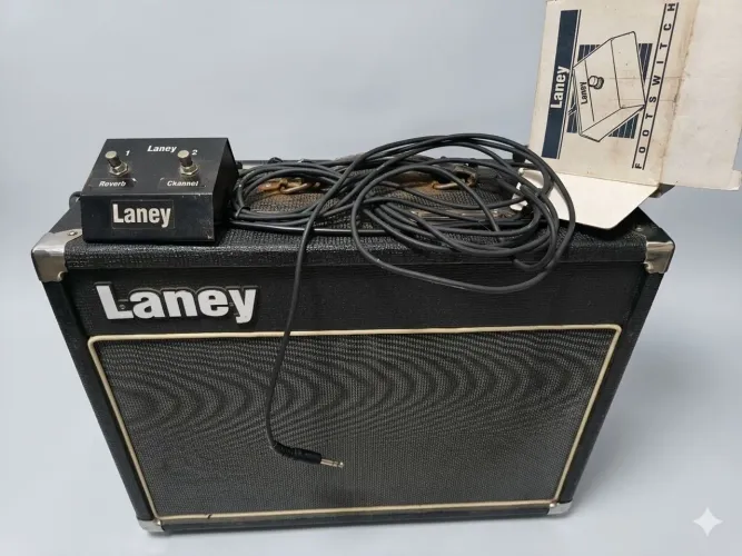 VENDO Amplificador Inglês Classe "A" Laney VC30.